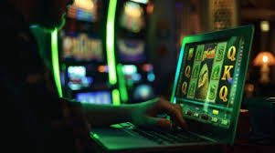 Pengguna ponsel membaca kategori Blackjack